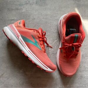 BROOKS Adrenaline GTS 22 Sneakers